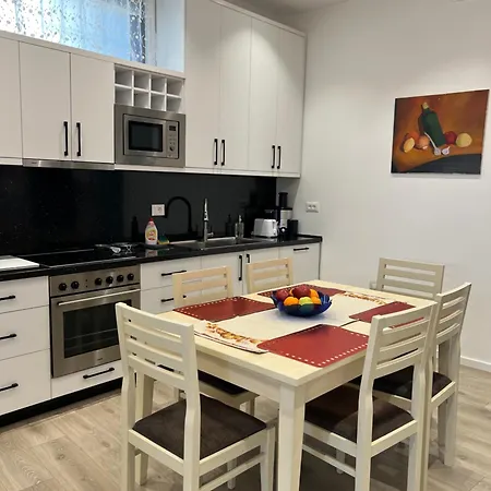 Virginia Apartment
