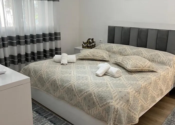 Virginia Apartment Berat