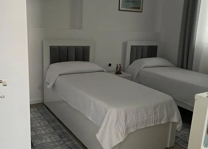 Virginia Apartment *